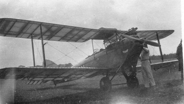 g-ebku dh moth bernard leete 0016-0054